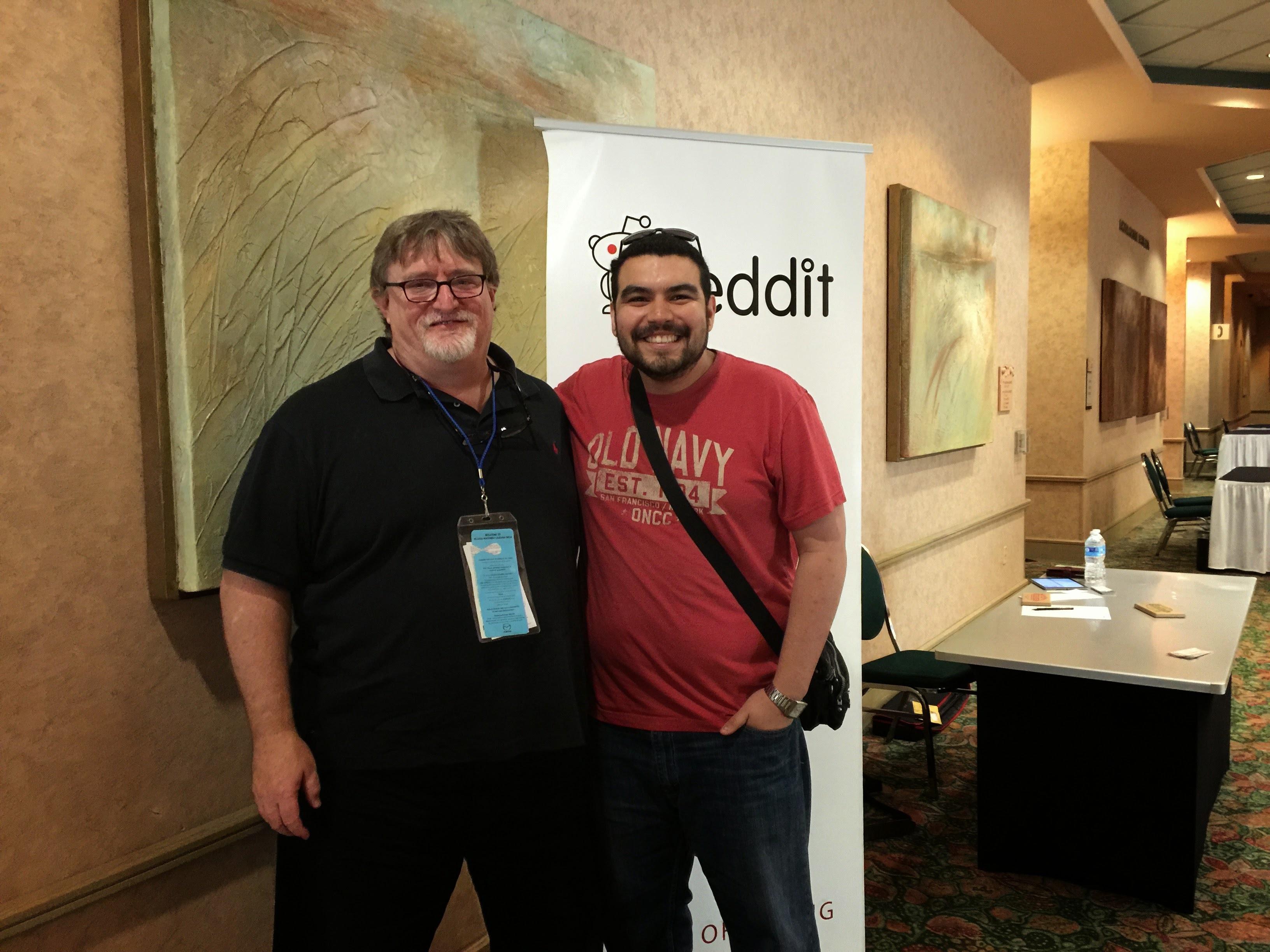 Angel with Gabe Newell at the reddit meetup, San Jose 2015